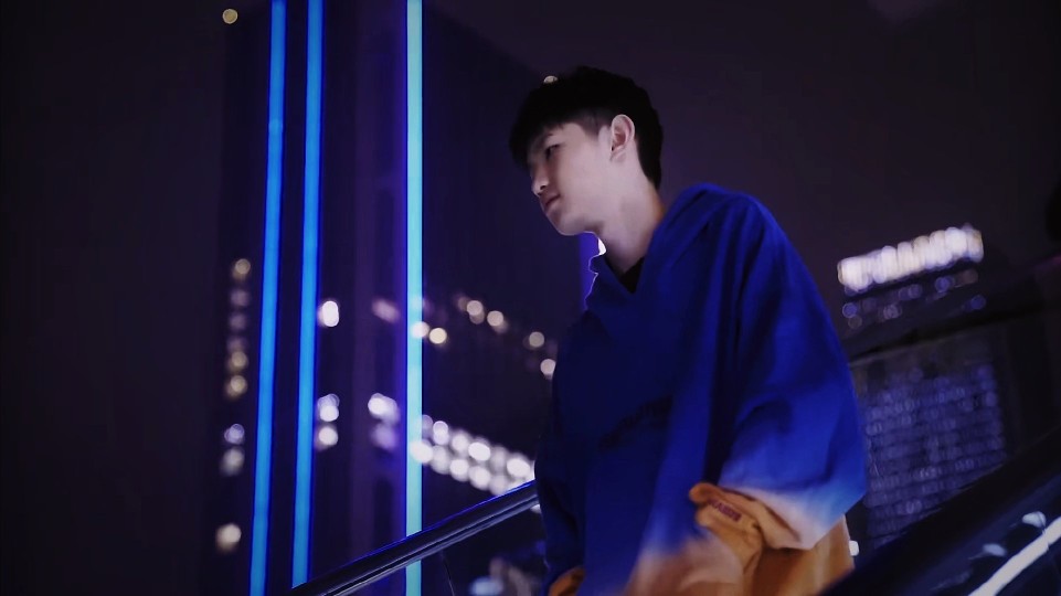 为此